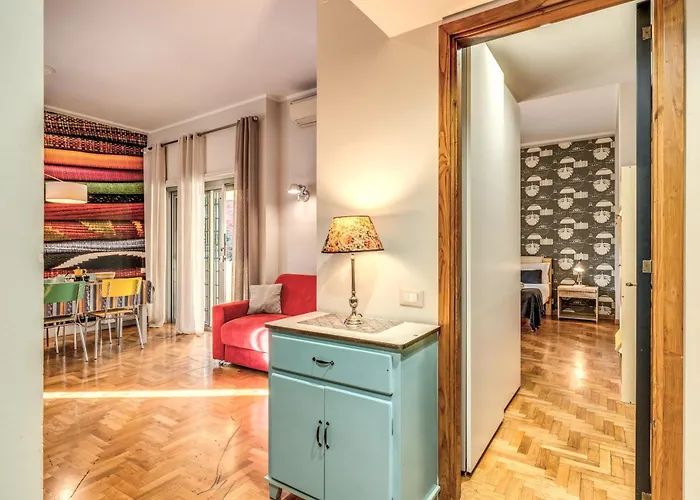 Romantic Piccolomini Lux