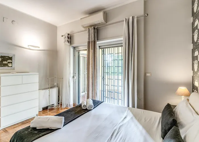 Romantic Piccolomini Lux Rome